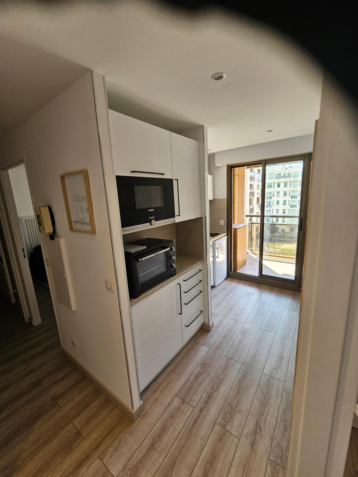 Beautiful 1 Bedroom Flat Nizza Exterior foto